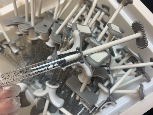 Riempitore cutaneo acido ialuronico collegato trasversale iniettabile Juvederm del Ce ultra 3 labbra