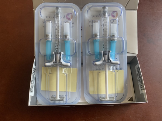 Le labbra pelano il riempitore cutaneo acido ialuronico di riempimento Juvederm ultra 3 delle donne