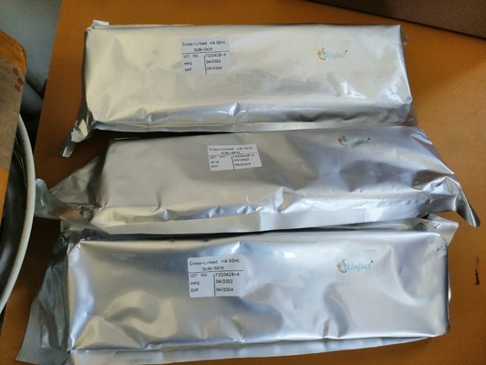 Un riempitore per la mammella a base di acido ialuronico con ingredienti puri