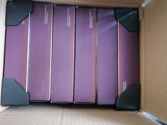 Il riempitore cutaneo acido ialuronico Juvederm Juv affronta il riempitore cutaneo di riempimento